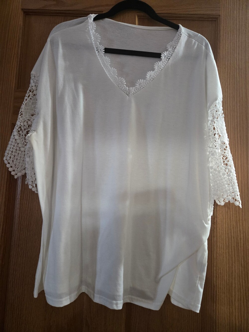 Women's Lace Sleeve V-Neck Top - White